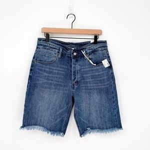 NWT KanCan for Maurices 90s Relaxed Frayed Bermuda Shorts Size 30